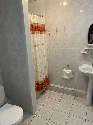 Гостиница Лианозовский Москва Классический четырехместный номер-4