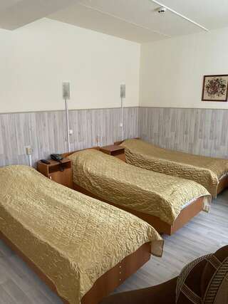 Гостиница Лианозовский Москва Классический четырехместный номер-2